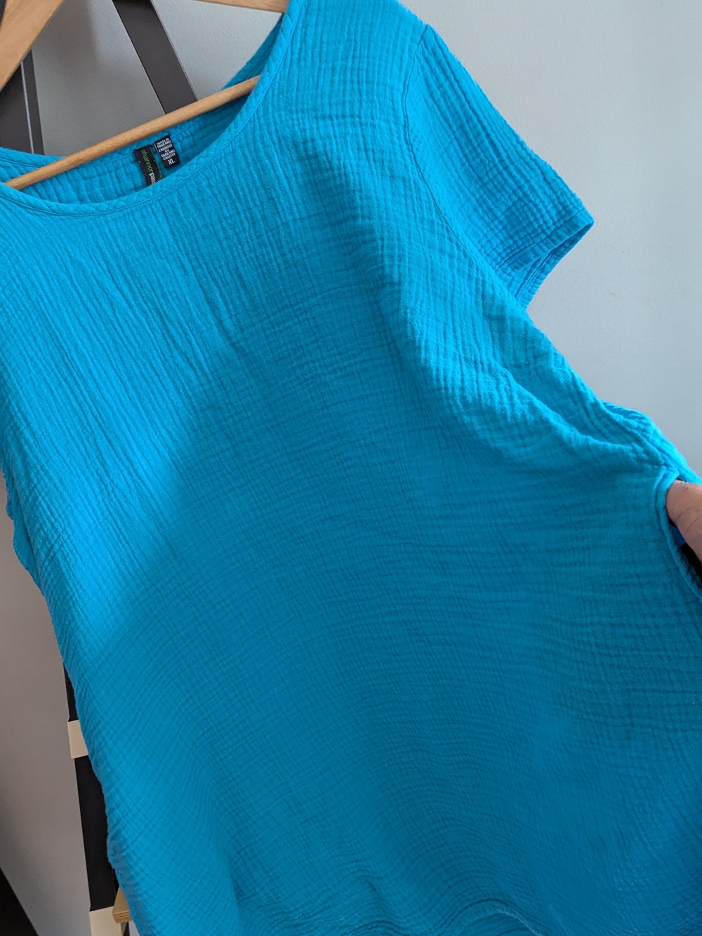 Relaxed Crinkle Tunic in Bright Turquoise - Picture 5 of 7